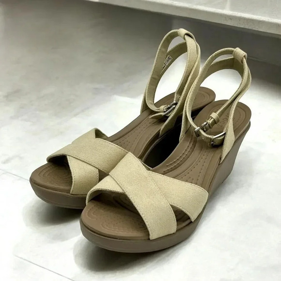 Crocs Leigh II Cross Strap Ankle Wedge Sandals Womens Size 10 Beige Shoes 204950 - Picture 1 of 12